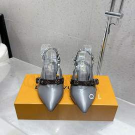 Picture of Louis Vuitton Shoes _SKULVsz35-40LL070612509